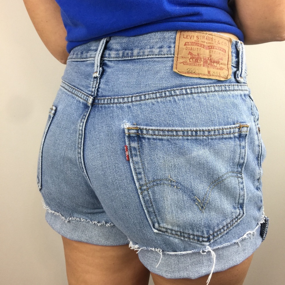 Levi’s 550 high waisted cutoffs